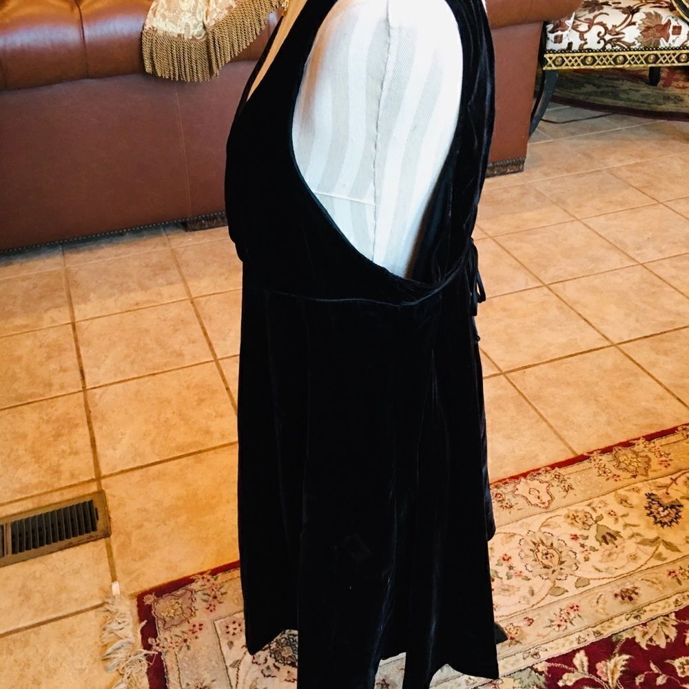VELVET PRINCESS Dress!  - Picture 2 of 8